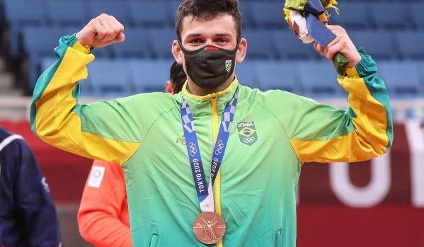 Judoca Daniel Cargnin conquista o bronze; segunda medalha do Brasil