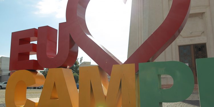Totem do "Eu amo Campinas" no Balão do Castelo: Acic e prefeitura promovem eventos no aniversário da cidade - Foto: Leandro Ferreira/Hora Campinas