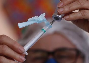 Covid-19: média de mortes no País atinge menor nível desde fevereiro