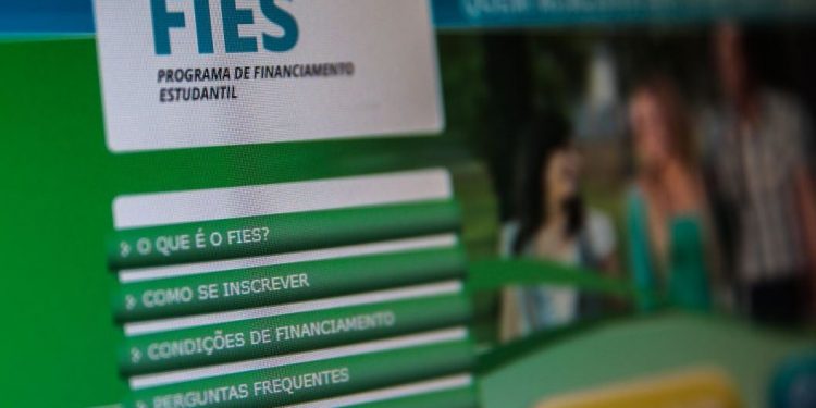 Inscrições para o Fies terminam às 23h59 desta sexta-feira (30)