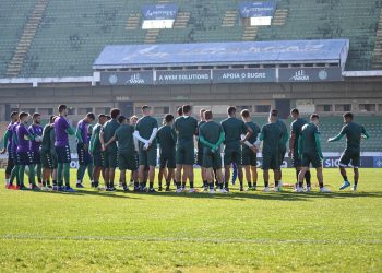 Sem Carlão, Guarani encerra preparação para confronto com o Londrina