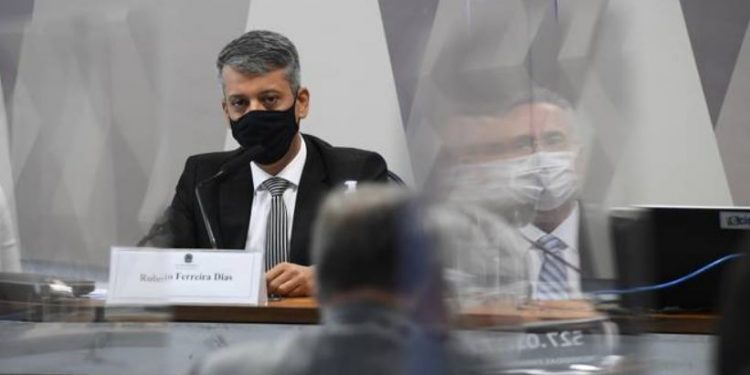 O ex-diretor Roberto Dias prestou depoimento na CPI da Pandemia no Senado e negou irregularidades - Foto: Marcos Oliveira/ Agência Senado