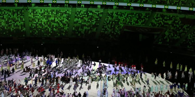 É a primeira vez que isso aconteceu durante uma cerimônia de abertura de uma Olimpíada Foto: Breno Barros/rededoesporte.gov.br