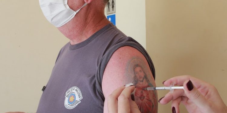 Vacinação contra a Covid em Campinas. Foto: Leandro Ferreira/Hora Campinas