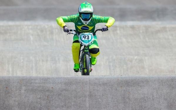 Renato Rezende avança para as semifinais pela primeira vez