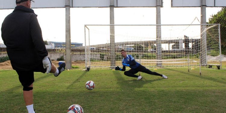 O goleiro Ivan está na expectativa de, em breve, retornar à seleção brasileira. Foto: Ponte Press/Diego Almeida