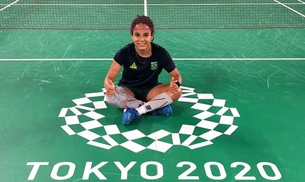 A atleta de Campinas Fabiana da Silva em Tóquio, onde buscará a primeira vitória do Brasil no badminton. Fotos: Reprodução/Redes Sociais