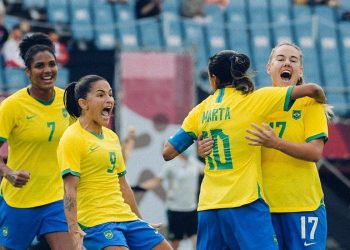 Jogadoras da seleção brasileira comemoram gol na partida contra a China. Foto / CBF