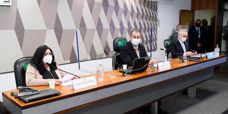 CPI ouve  a servidora Regina Célia Silva Oliveira sobre o contrat do Ministério da Saúde com a Covaxin. Foto: AB