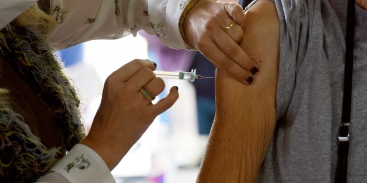 Vacinação contra a gripe que termina no dia 9 de julho: baixa adesão. Foto: Divulgação \ PMC