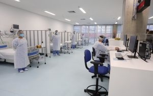 Depois de 6 meses, SP volta a ter menos de 11 mil internados por covid