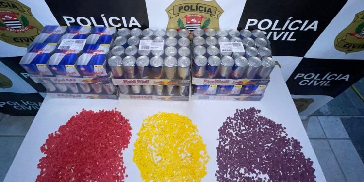 Droga e celulares foram apreendidos pela Polícia Civil de Campinas. Foto: Divulgação