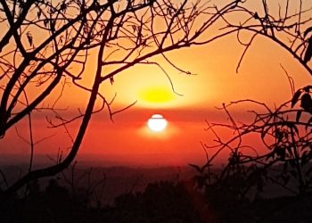 Vista do pôr do sol no Pico das Cabras, em Joaquim Egídio: emocionante - Fotos: Arquivo Pessoal