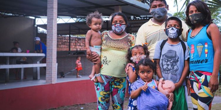 Família no norte do Brasil: até o fim de 2022 haverá 8,9 milhões de migrantes e refugiados venezuelanos radicados em 17 países - Foto: Acnur/ Felipe Irnaldo