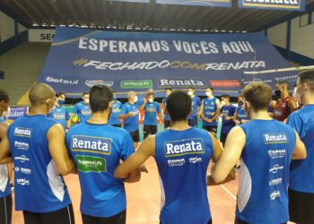 Vôlei Renata insere jovens da base nos treinos