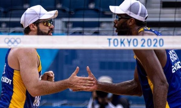 Bruno Schmidt e Evando são eliminados do torneio de vôlei de praia dos Jogos