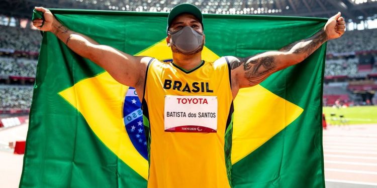 Claudiney dos Santos: além de conquistar o ouro, atleta bateu novamente o recorde paralímpico - Foto: Miriam Jeske/CPB