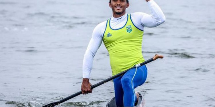 Isaquias Queiroz inicia sonho do ouro na canoagem em Tóquio
