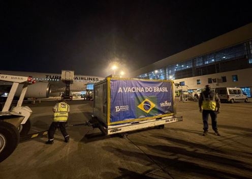 Chega lote com mais 2 milhões de doses da CoronaVac