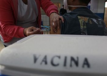 Menores de 18 anos receberão os imunizantes fabricados pela Pfizer. Foto: Leandro Ferreira/Hora Campinas
