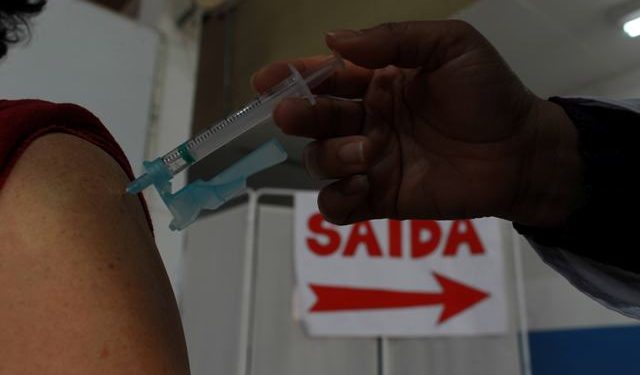 Campinas suspende vacinas para público maior de 18 anos por falta de doses - Foto: Leandro Ferreira/Hora Campinas