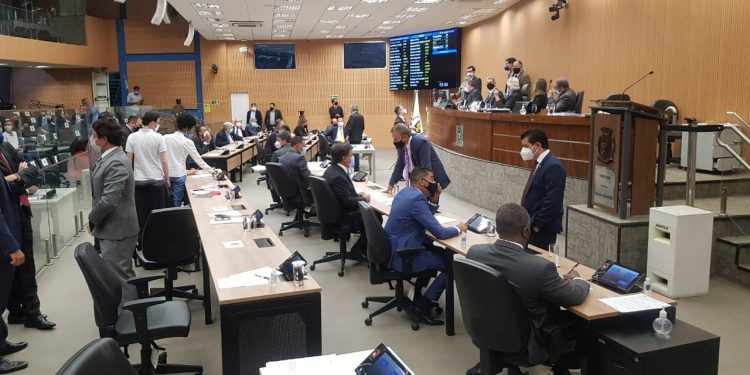 Câmara retoma sessões com público depois de 1 ano e 5 meses