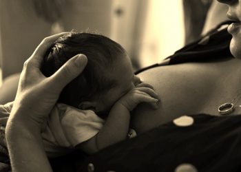 Agosto Dourado lembra sociedade como um todo sobre a importância da amamentação: mães devem ter apoio ainda na maternidade - Foto: Pixabay