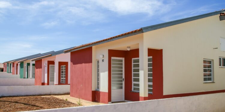 Mutuários da CDHU em atraso recebem proposta de acordo