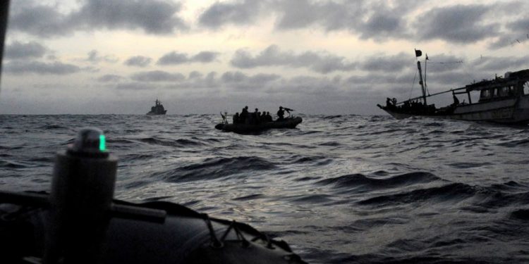 ONU alerta para a elevação de atos de pirataria e assaltos armados nas rotas marítimas, especialmente da Ásia e África - Foto: Foto: Marina dos EUA/Ja'lon A. Rhinehart