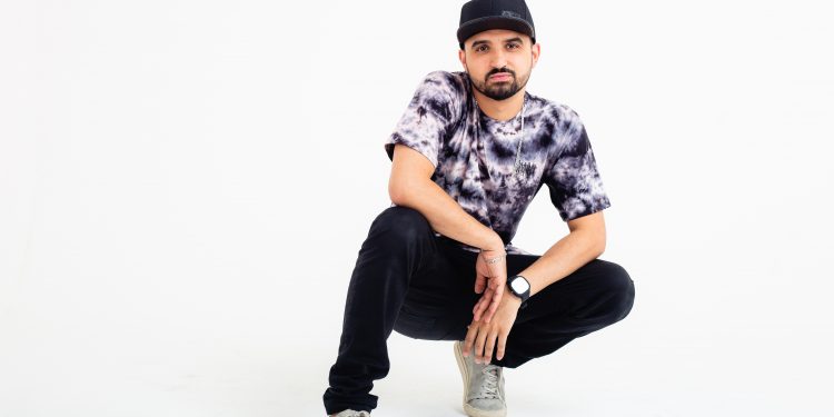 Thiago Ventura e Cléber Rosa encerram mês com stand-ups