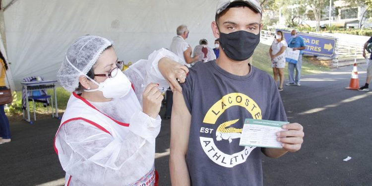 Vacinação de adolescentes começa nesta quarta-feira em Jaguariúna. Foto: Ivair Oliveira / PMJ