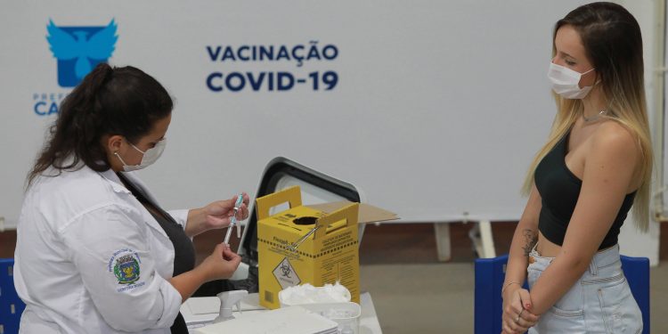 Medida facilita o agendamento da vacina. Foto: Leandro Ferreira / Hora Campinas