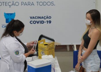 Campinas passa a agendar vacina para menores apenas com dados do RG