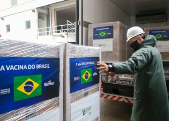 Butantan faz entrega recorde de vacina ao Ministério da Saúde