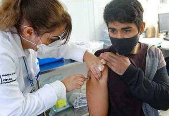 As vacinas são aplicadas em centros de saúde do município apenas com dia e horário marcados. Foto / Divulgação