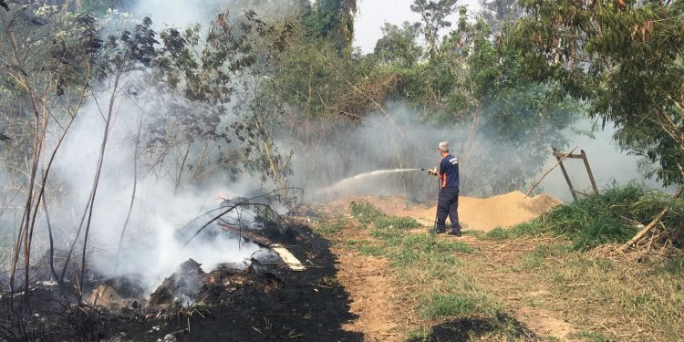 As queimadas levam perigo a bairros de Vinhedo. Foto: Divulgação