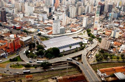 Viaduto Cury terá gradil substituído por defensas de segurança