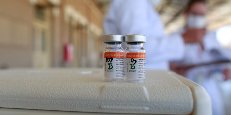 A segunda dose pode ser antecipada por motivo médico ou de viagem. Foto: Leandro Ferreira/Hora Campinas