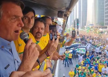 Bolsonaro discursou sobre um carro de som na Avenida Paulista, em São Paulo. Foto: Reprodução/Vídeo