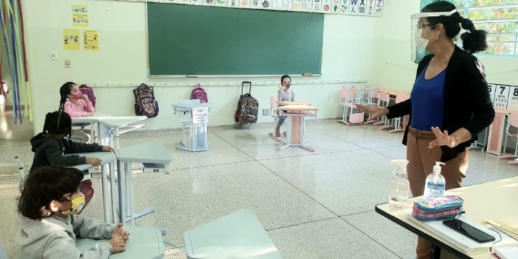 Secretaria garante que todas as salas do 1º ao 9º ano estão sendo preparadas para que haja o distanciamento de um metro entre as crianças,. Foto: Divulgação