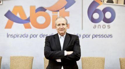 Artigo: Um país para brasileiros e cidadãos do mundo – por Fernando Valente Pimentel