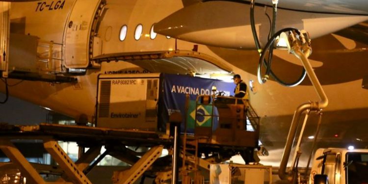 Lote de imunizantes chegou ao Aeroporto de Guarulhos - Foto: Governo SP/Divulgação