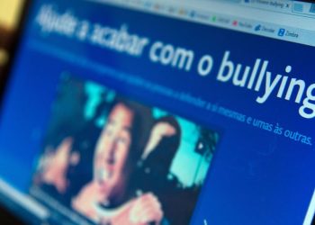 Um em cada dez adolescentes já foi ofendido nas redes sociais