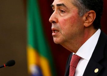 Barroso reage e diz que Bolsonaro ‘é farsante’