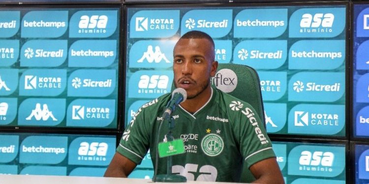 Samuel Santos, de 31 anos, acumulou passagens por clubes como Palmeiras, São Caetano e Bragantino. Foto: Thomaz Marostegan/Guarani FC