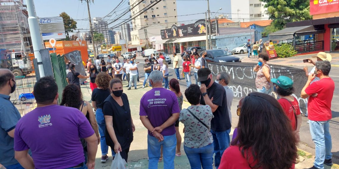 Oba afasta segurança suspeito de agressão a professor