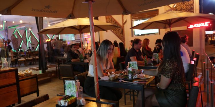 Setor de bares e restaurantes: expectativa de 50% de crescimento durante a Copa e festas de final de ano - Foto: Leandro Ferreira/Hora Campinas