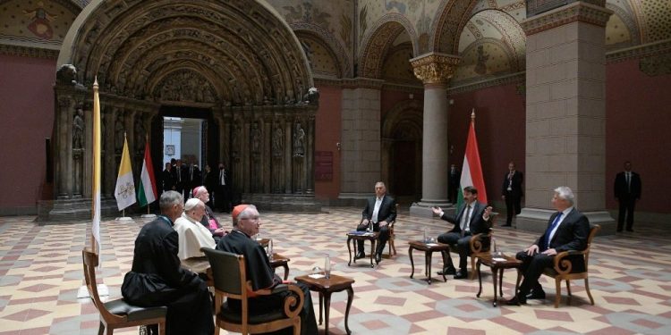 O encontro do papa Francisco foi no Museu de Belas Artes da Hungria. Foto: Vaticano News