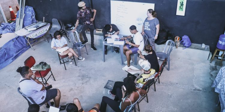 Reunião no Parque Oziel, antes da pandemia: publicitário hoje é um agente transformador e faz parte da agência Mandinga de Favela - Fotos: Divulgação/Arquivo Pessoal