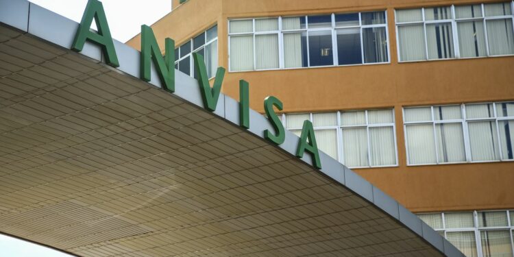 Fachada do edifício sede da Agência Nacional de Vigilância Sanitária (Anvisa): pedido de testes em mãos. Foto: Divulgação